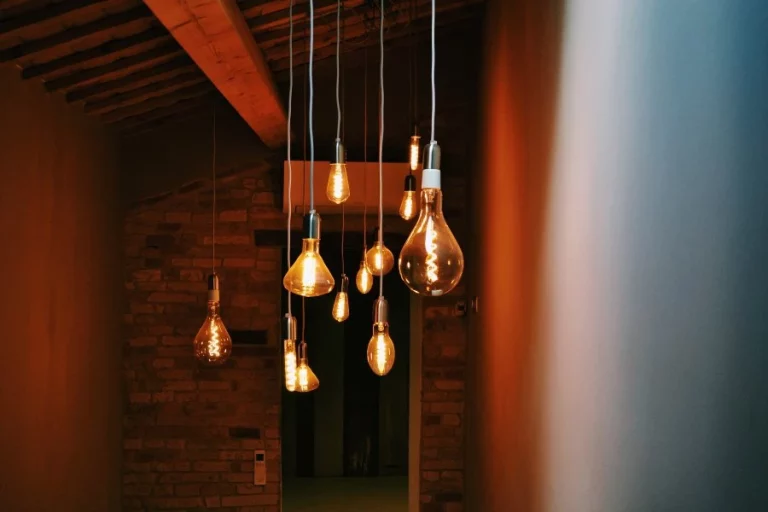 An Easy Guide To Choosing The Right Lighting For Your Home