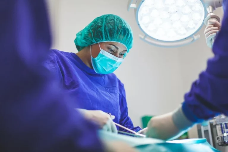 A Comprehensive Guide On How To Get A Job In The Health Industry