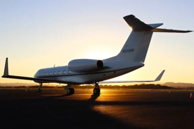 Top Advantages Of Hiring A Private Jet When Traveling