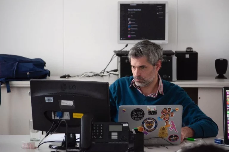 8 Ways To Make Your Office Job Easier