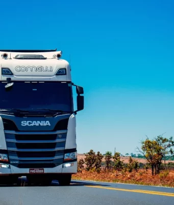 6 Reasons Why You Should Be Wary Of Large Vehicles On The Road