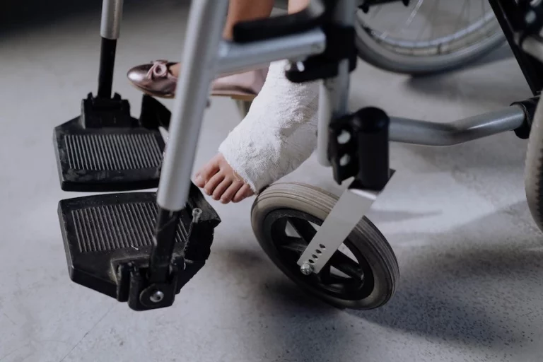 Have You Suffered A Health-Affecting Injury? Here’s How An Experienced Lawyer Can Help