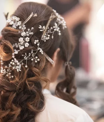8 Useful Tricks To Help You Style Your Hair At Home