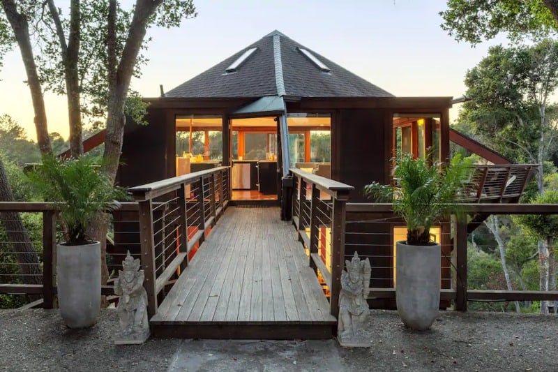 Peaceful Treehouse With Ocean View