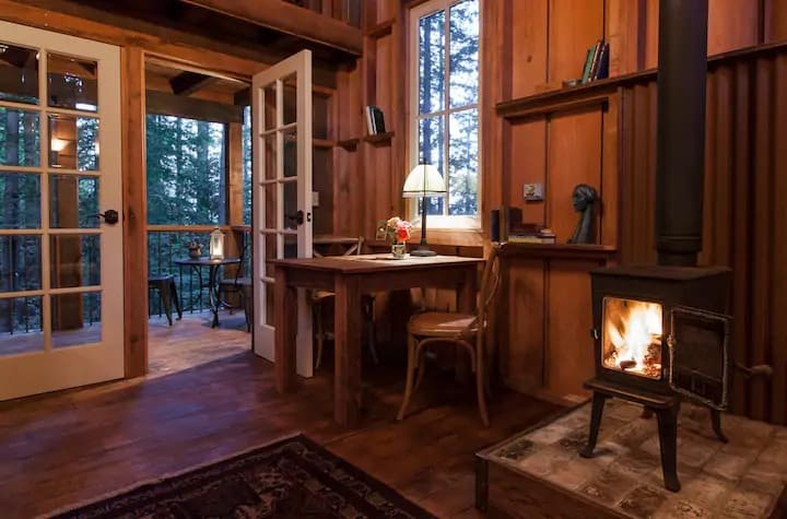 Handcrafted Hideaway Near Mendocino 