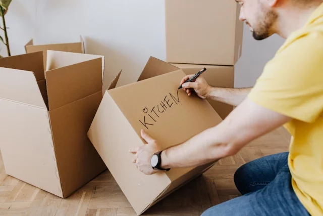 How To Handle Fragile And Valuable Items During International Removals