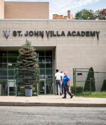 Former School On Staten Island Ordered To Vacate Migrant Shelter