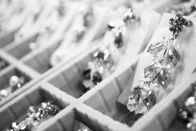 Essential Tips For Buying Jewelry That Every Shopper Should Know