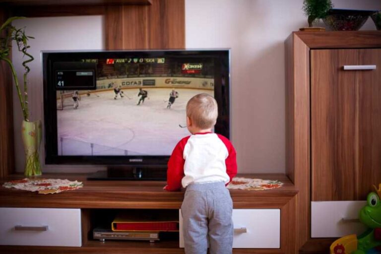 Quiet on Set: The Dark Side of Kids’ TV and Its Impact on Young Stars