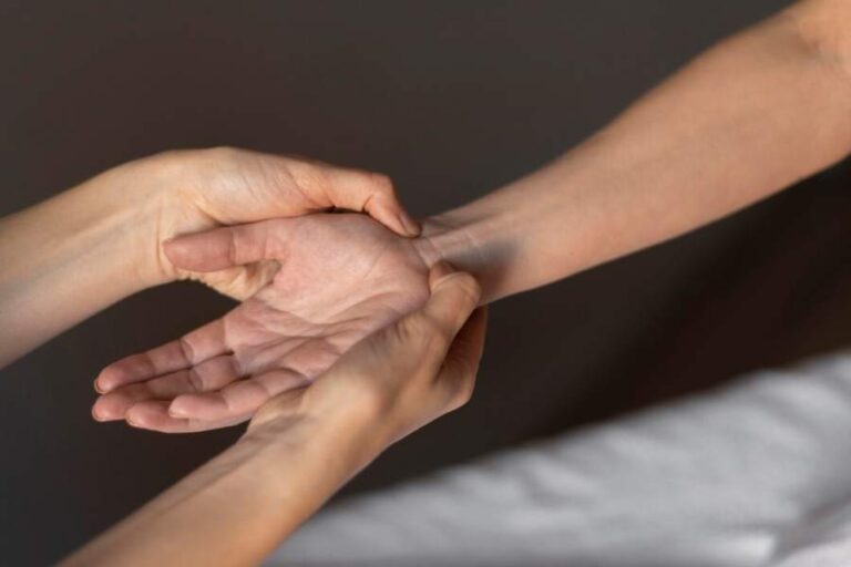 Two Conditions That Are Often Misdiagnosed as Carpal Tunnel Syndrome: Understanding the Differences
