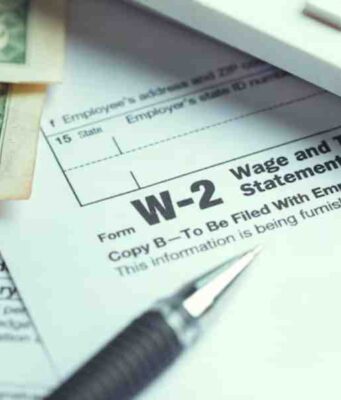 Why is it Necessary to Have a W-2 or 1099 Form When Using Tax Preparation Software