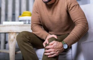 What Causes Hip Pain and Knee Pain at the Same Time