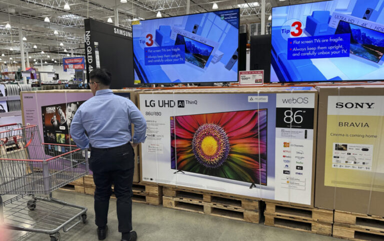 U.S. Inflation Edges Up in May Amid Decline in Consumer Spending